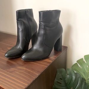 Forever 21 heeled booties size 7.5